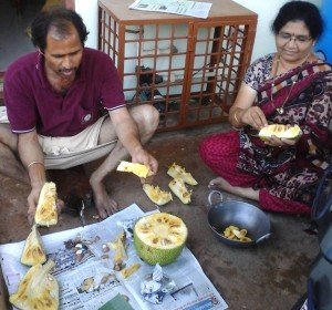 Jackfruit cutting