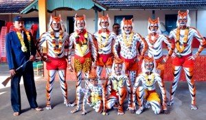 Padubidri-temple-tiger-team-121013